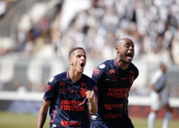 No dia do aniversário de Love, Sport fica no 1×1 com a Ponte