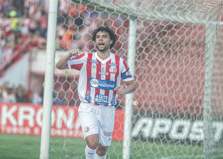 Náutico: Após gol marcado contra o Figueirense, Victor Ferraz vive fase mais goleadora da carreira