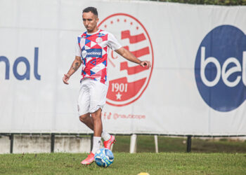 Náutico anuncia a contratação do volante Lima