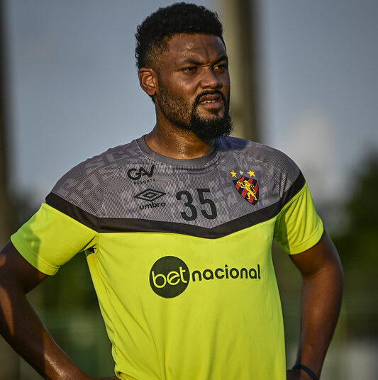 “Falar menos e trabalhar mais”, diz Sabino sobre momento do Sport na Série B