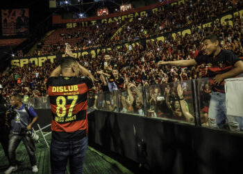 Enderson Moreira prega cautela sobre estreia de Diego Souza pelo Sport