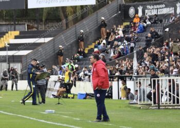 Marchiori ressalta próximas quatro partidas como finais e pede apoio do torcedor do Náutico nos Aflitos