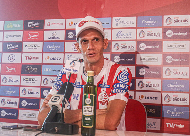 Apresentado, Joécio se emociona ao falar do pai, torcedor do Náutico falecido em 2022