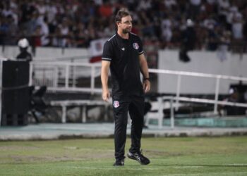 Santa Cruz perde do Campinense e técnico Felipe Conceição é demitido
