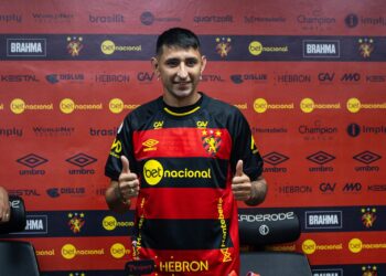 Em apresentação, Alan Ruiz comemora chegada ao Sport e fala sobre torcedores no aeroporto: “Foi uma linda recepção, não esperava”