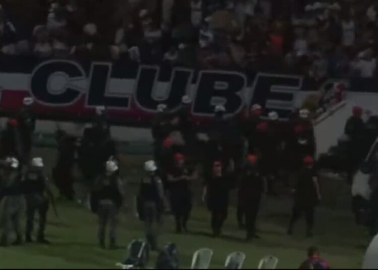 Árbitro relata em súmula tentativa de invasão da torcida do Santa Cruz contra o Potiguar