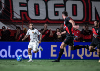 Sport perde do Atlético GO e vive pior momento na Série B