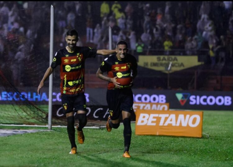 Em grande partida, Sport vence Ceará na Ilha do Retiro