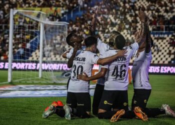 Com gols de Felipinho e Love, Sport vence Sampaio no Castelão
