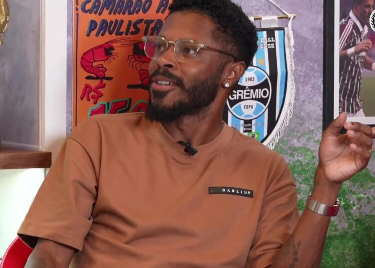 Michel Bastos ironiza grito de guerra ao relembrar dívida com o Sport: “Pagar, pagar, pagar que é bom, nada”