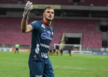 Lucas Perri, ex-Náutico, é convocado para a Seleção Brasileira após lesão de Bento