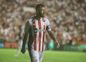 Náutico renova contrato com o volante Souza; Novo vínculo foi publicado no BID