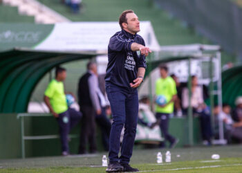 Náutico anuncia Bruno Pivetti como novo treinador para a sequência da Série C
