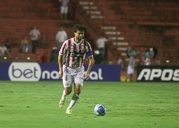 Náutico: Victor Ferraz comenta atrito entre Souza e Fernando Marchiori: “Algo corriqueiro no futebol”