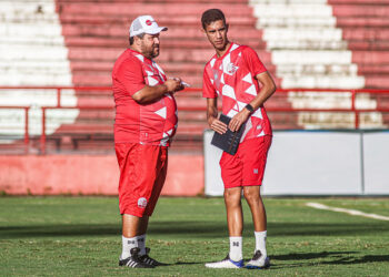 Após derrota para o Paysandu, Fernando Marchiori deixa o Náutico