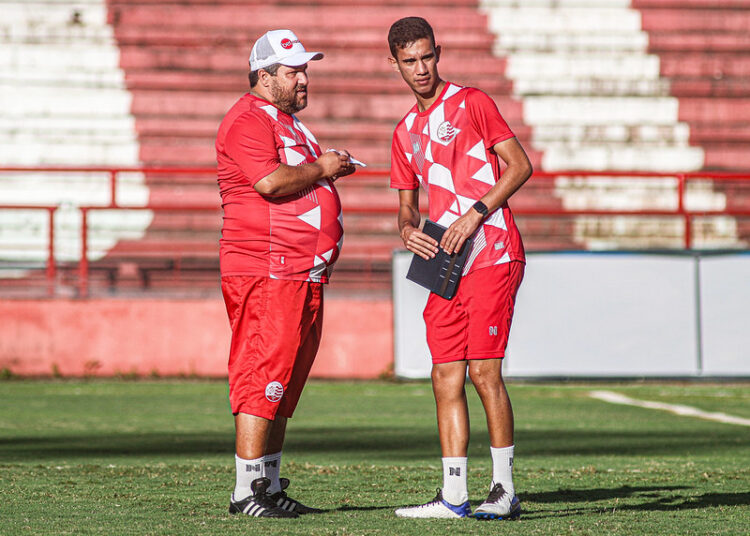 Após derrota para o Paysandu, Fernando Marchiori deixa o Náutico