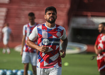 Náutico: Bryan ressalta importância da vitória contra o São Bernardo e cita funcionários: “vale o emprego”