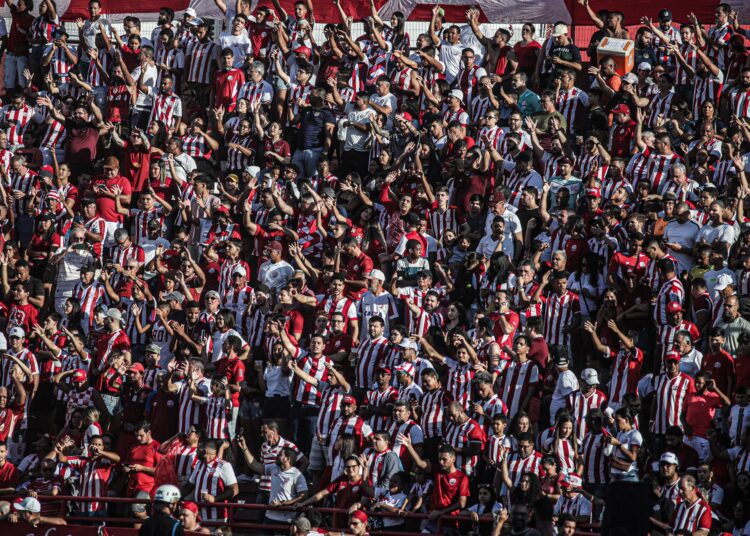 Árbitro de Náutico x CSA relata cantos homofóbicos em súmula da partida