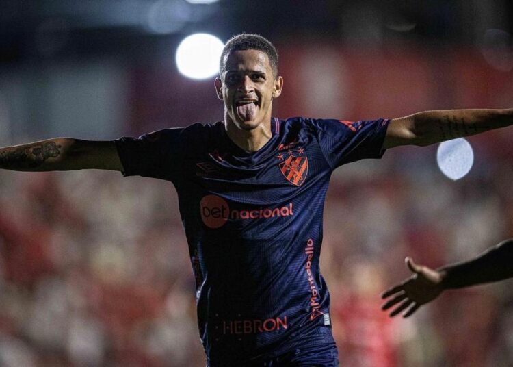 Com gol de Copa do Mundo de Juba, Sport vence o Vila Nova