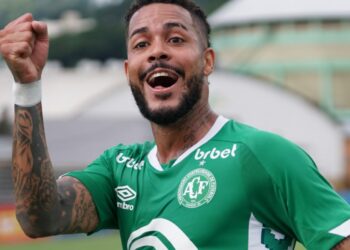 Náutico anuncia a contratação do atacante Maxwell