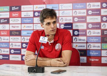 Diretor de futebol do Náutico fala em “frustração misturada com vergonha” após eliminação na Série C