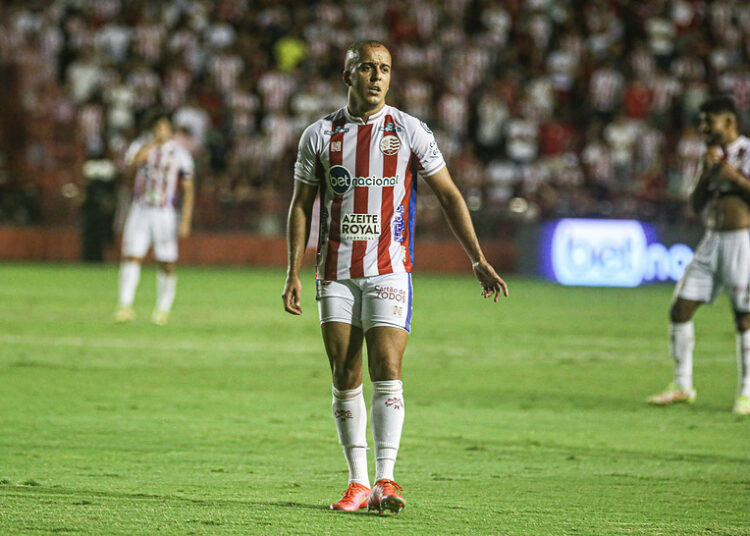 Através de rede social, Matheus Carvalho se despede do Náutico: “Fica aqui meu pedido de desculpas”