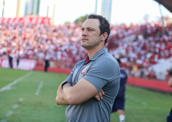 Náutico: Rescisão do treinador Bruno Pivetti é oficializada