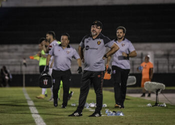 Enderson vê superioridade do Sport contra o Botafogo-SP e lamenta empate
