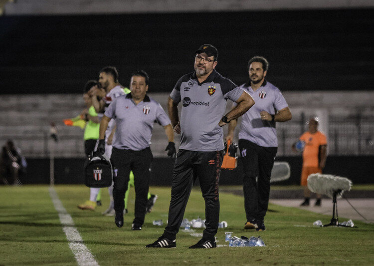 Enderson vê superioridade do Sport contra o Botafogo-SP e lamenta empate