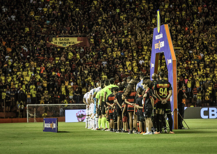 Árbitro relata xingamentos de diretor do Sport, após empate contra o Criciúma