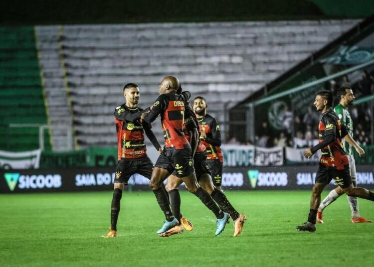 Sport supera gramado encharcado e empata com Juventude