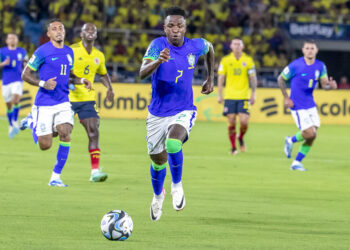 Seleção Brasileira: Vinícius Jr é dúvida para a partida contra a Argentina na próxima terça-feira (21)