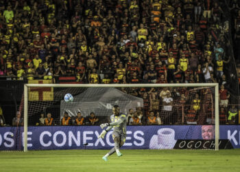 Sport oficializa a renovação de contrato do goleiro Jordan