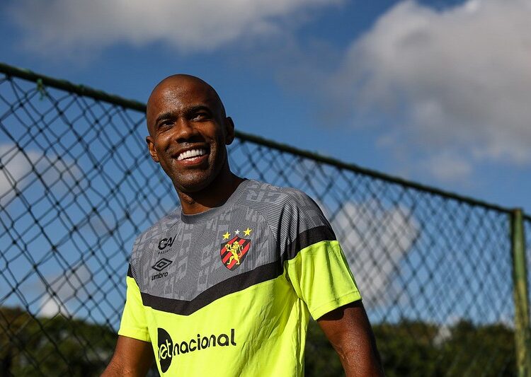 Fabinho faz alerta sobre erros de 2023 e comenta sobre renovação com o Sport: “Dinheiro nunca definiu minha permanência”