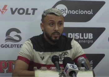 João Diogo explica escolha pelo Santa Cruz e afirma que equipe briga pelo título estadual: “Entra como favorito”