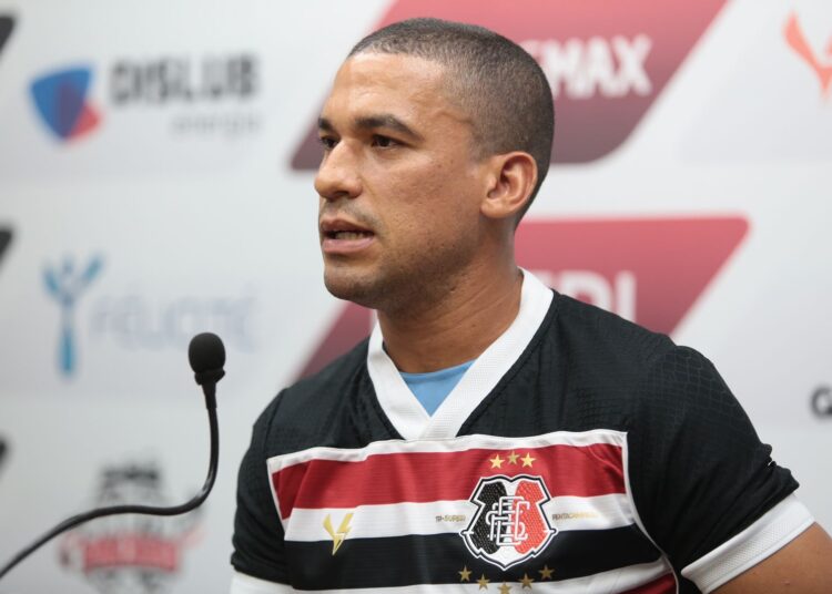 Santa Cruz: Em apresentação, Toty ressalta vontade de vencer e diz: “O Pernambucano vai ser uma Copa do Mundo”