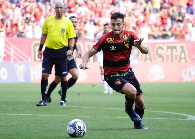 Náutico oficializa acerto com o atacante uruguaio Leandro Barcia, ex-Sport