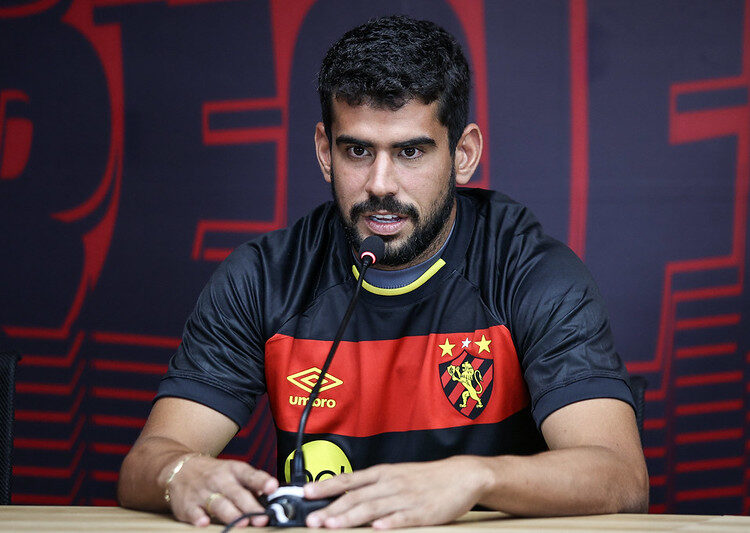 Em apresentação, Zé Roberto destaca vontade em defender o Sport: “Era um sonho poder jogar aqui”