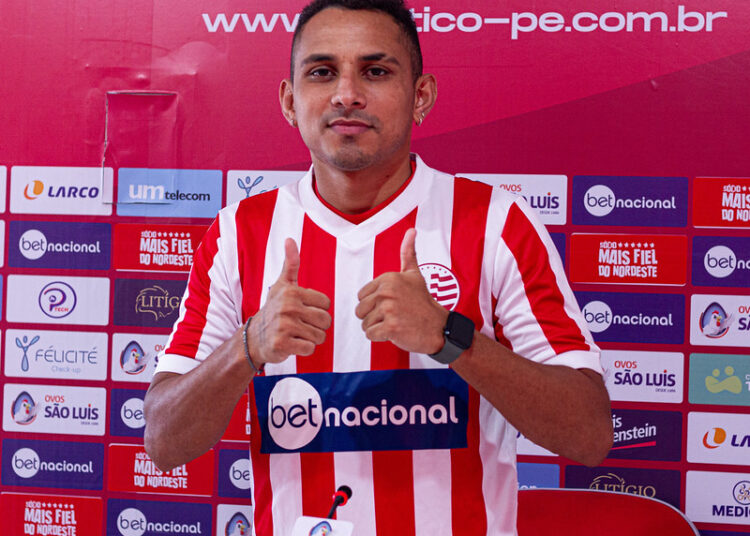 Ray Vanegas mira conquista de títulos e revela preocupação entre a rivalidade das torcidas de Náutico e Sport