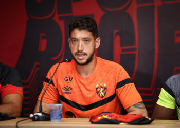 Sport: Caíque França comenta disputa por titularidade e enxerga cobrança sobre goleiros de forma positiva