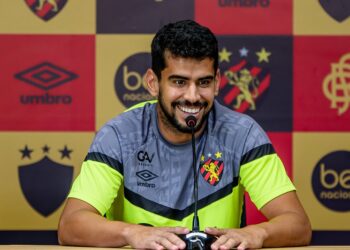 Sport: Zé Roberto comenta sobre disputa com Gustavo Coutinho por vaga no time e projeta partida contra o Retrô