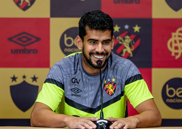 Sport: Zé Roberto comenta sobre disputa com Gustavo Coutinho por vaga no time e projeta partida contra o Retrô