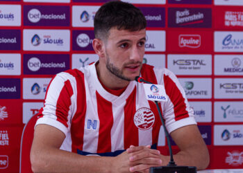 Em apresentação, Leandro Barcia comenta acerto com o Náutico e revela conversa com treinador sobre sua função em campo