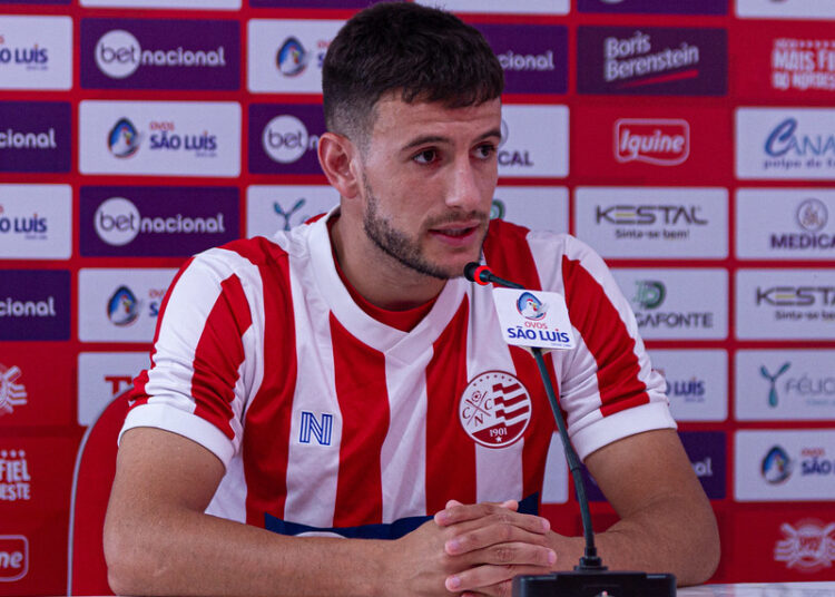 Em apresentação, Leandro Barcia comenta acerto com o Náutico e revela conversa com treinador sobre sua função em campo