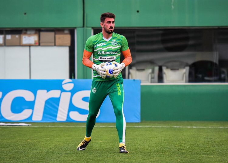 Santa Cruz comunica contratação do goleiro William Assmann, ex-Aimoré e Juventude