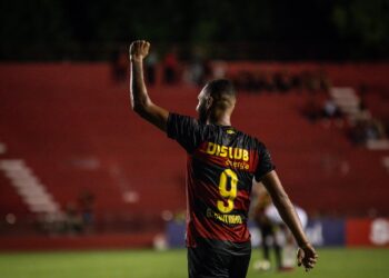 Sob vaias, Sport vence Maguary com gol de Gustavo Coutinho