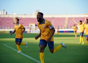 Retrô vence Confiança nos pênaltis e avança na Copa do Nordeste