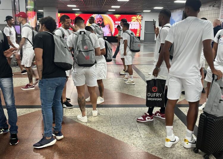 Após problemas elétricos em voo, delegação do Náutico retorna ao Recife nesta sexta-feira (23)