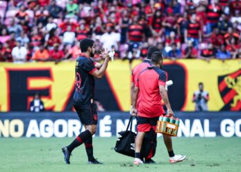 Sport: Após trauma na mão, Zé Roberto realizará cirurgia e será desfalque por cerca de um mês