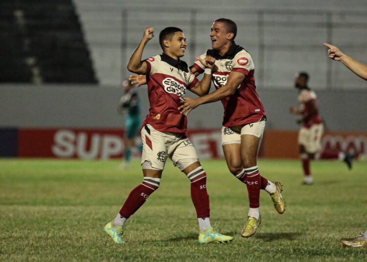 Após duas derrotas, Santa Cruz volta a vencer contra o Porto em Caruaru